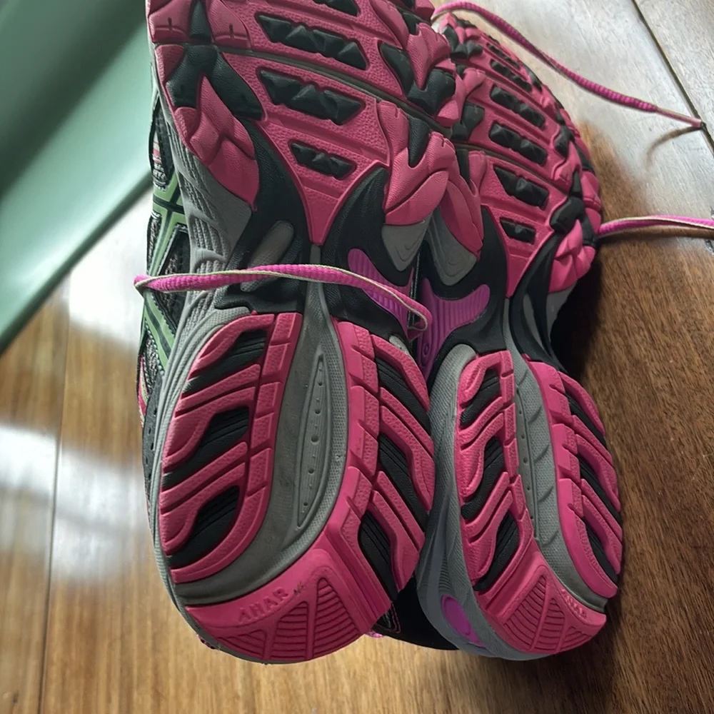 ASICS Woman’s Gel-Venture 5 Running Shoes Titanium/Pistachio/Pink/Gray size‎ 9.5